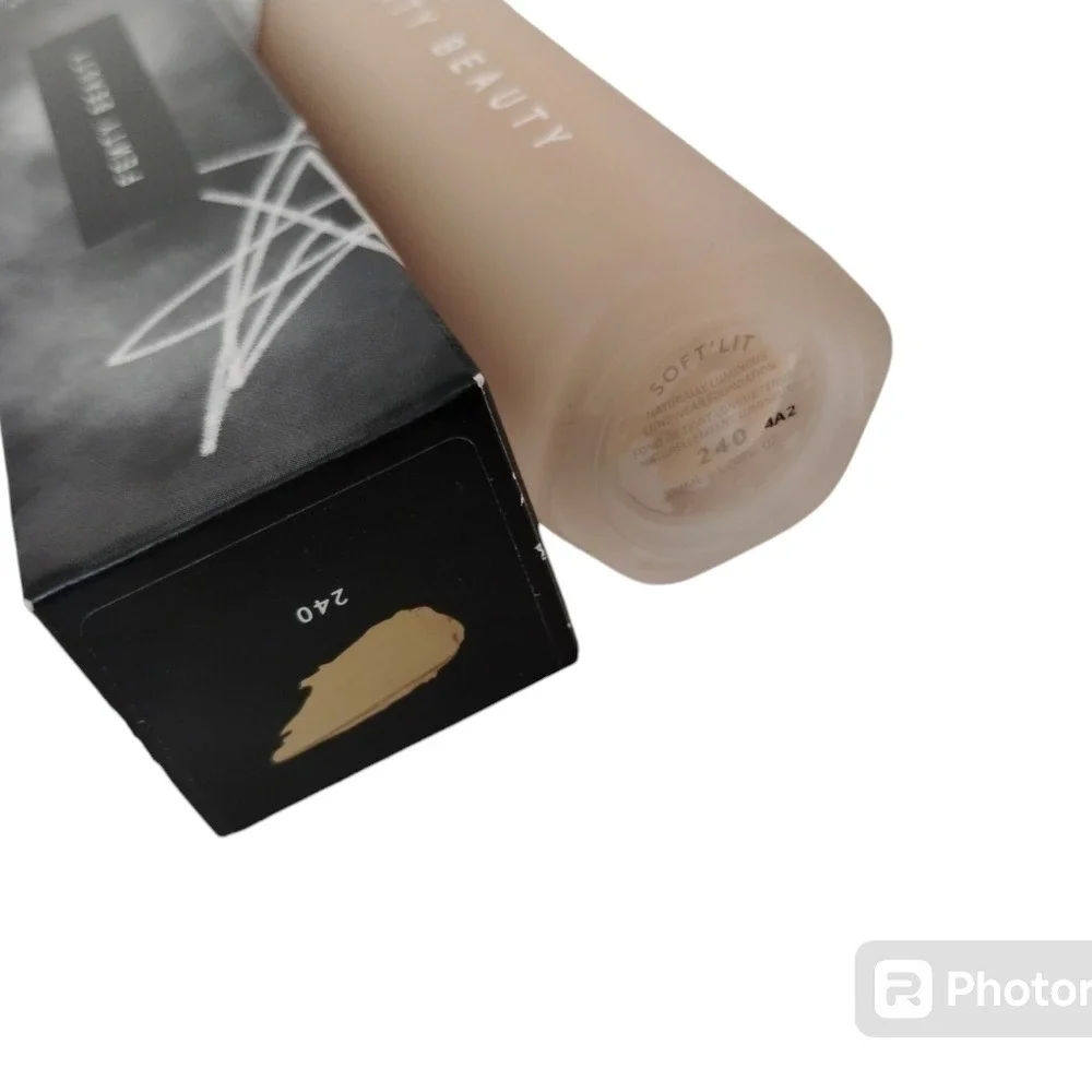 Fenty Beauty SOFT'LIT Naturally Luminous Longwear Foundation 240 Luminous Finish